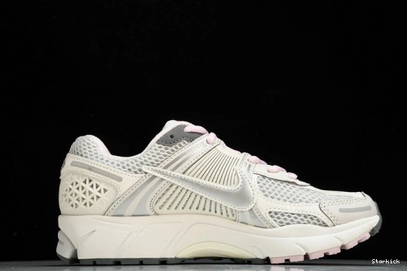 5 520 Nike White Pack FN3695-001 Vomero Zoom Pink 0912